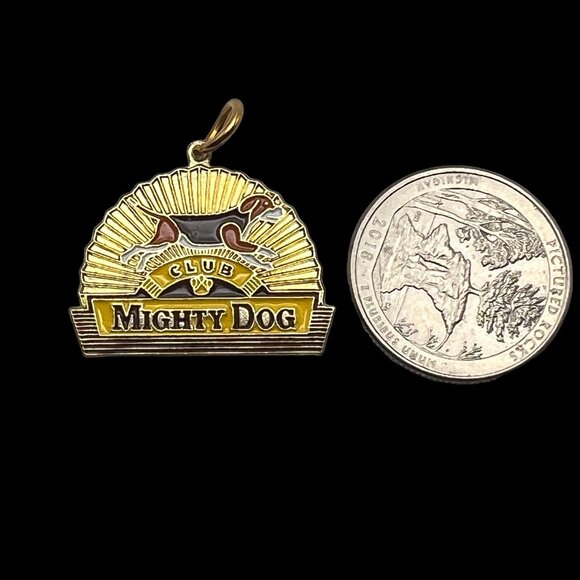 Mighty Dog Club Pendant Friskies Advertising Premium Gold Tone 1994 Medal - Picture 3 of 7